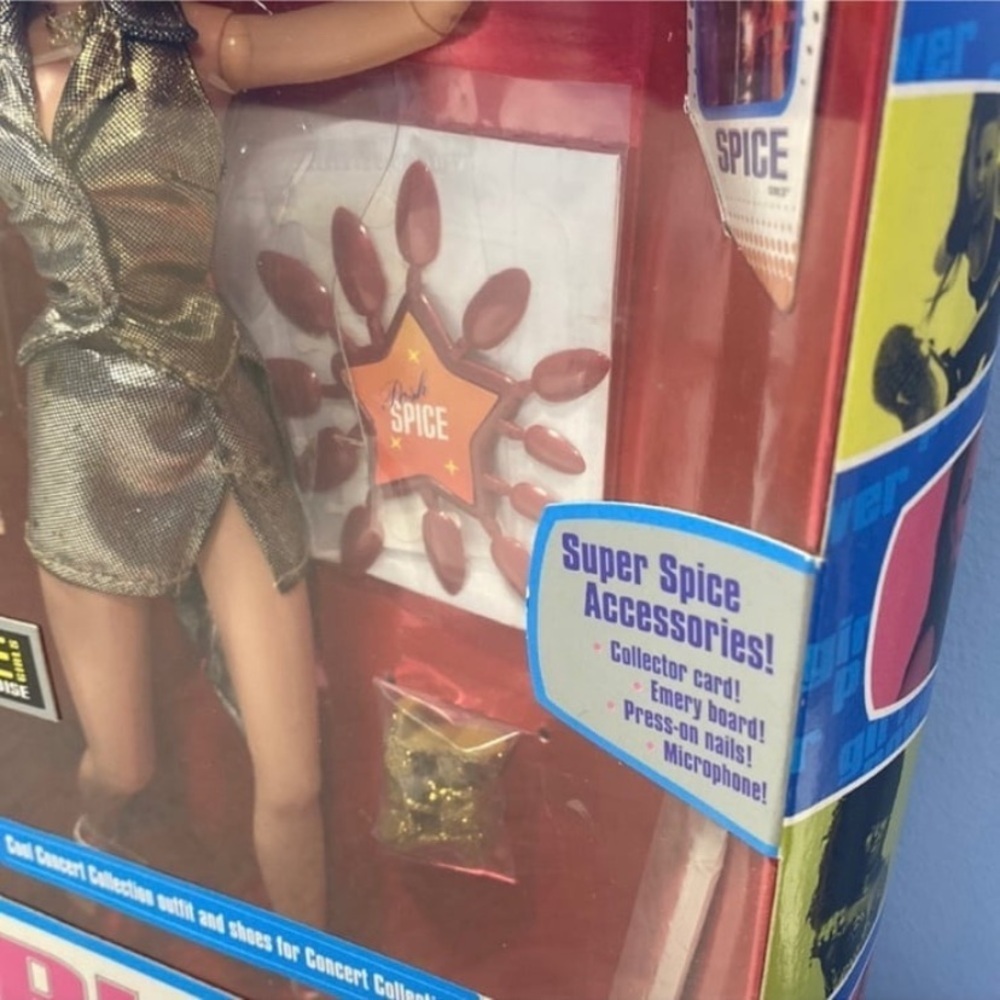 Posh Spice - Picture 2 of 10
